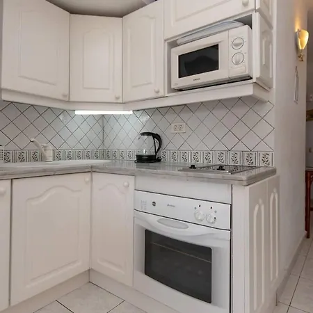 Santa Maria 130 - One Bed Daire